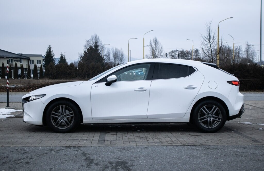 Mazda 3 90kW (2020). - 8