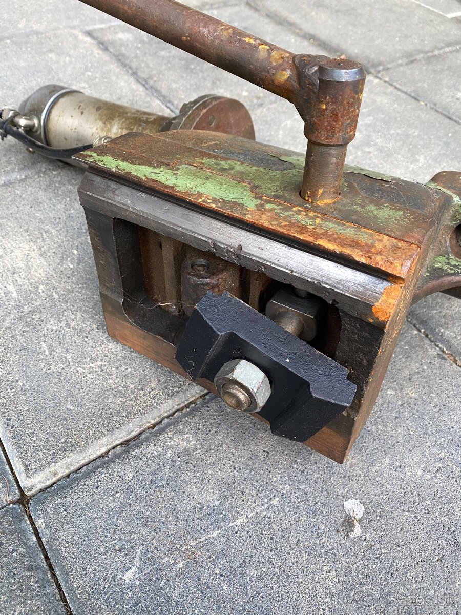 Koník na sústruh - 8