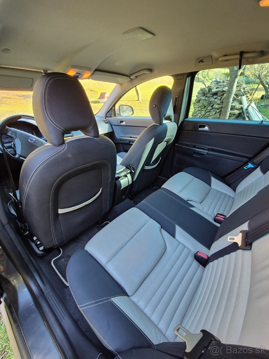 Volvo V50 R-Design D3 - 110kw - 8