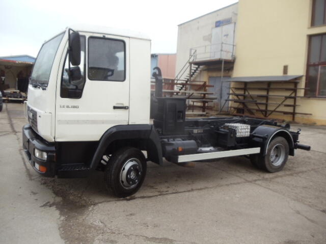 MAN 8.185 LC Hákový nosič kontejnerů - 8