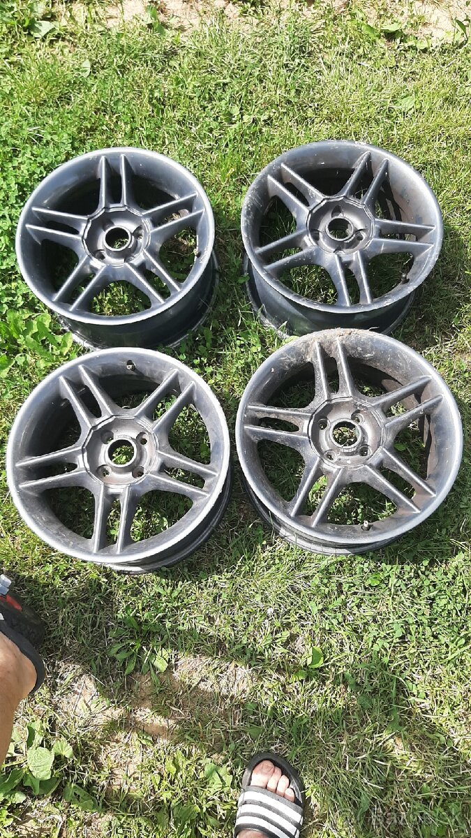 Elektrony 4x100 R16 - 8