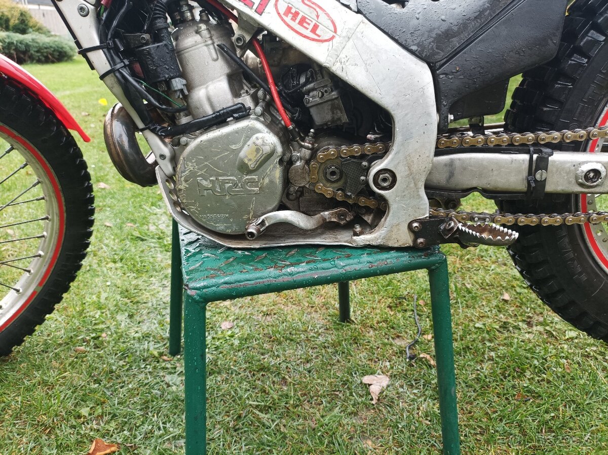 Predám trialku značky Honda 250 - 8