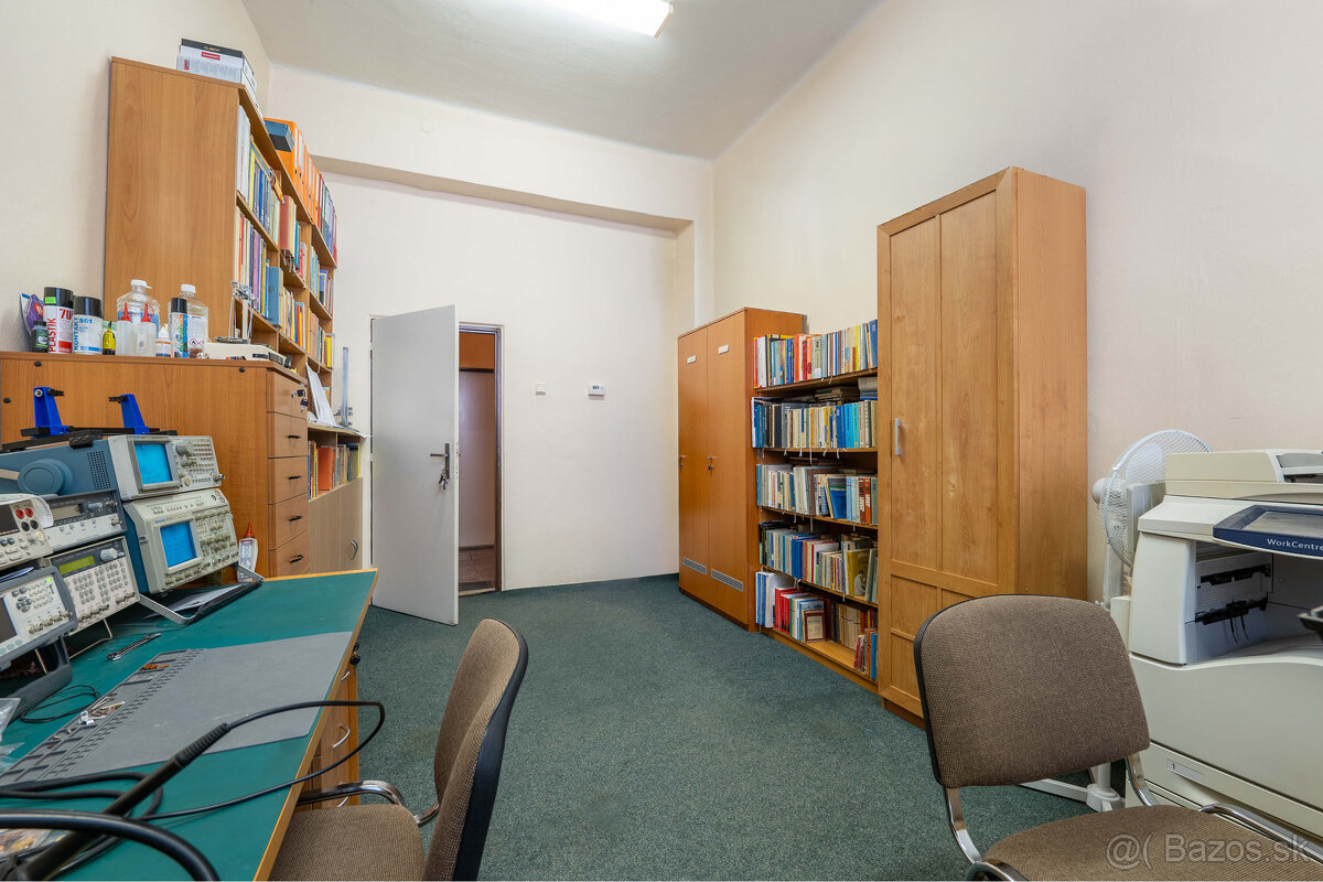 Administratívna budova a hala v priemyslenej časti | Rampová - 8