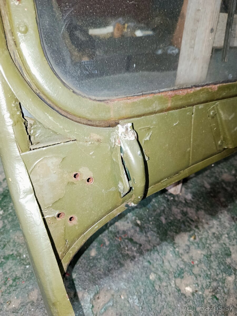 Gaz 69 - přední okno - 8