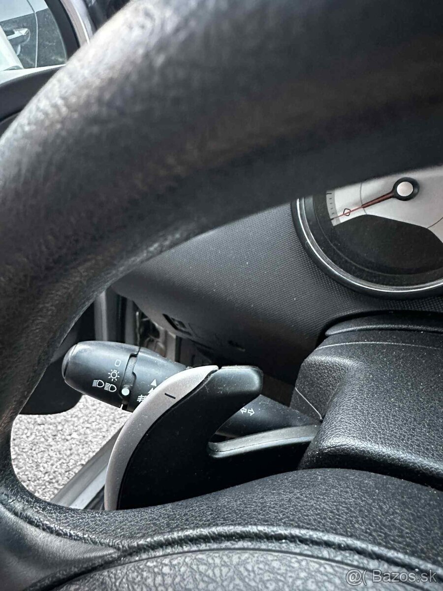 Peugeot 308 1.6 HDI PREMIUM výbava - 8