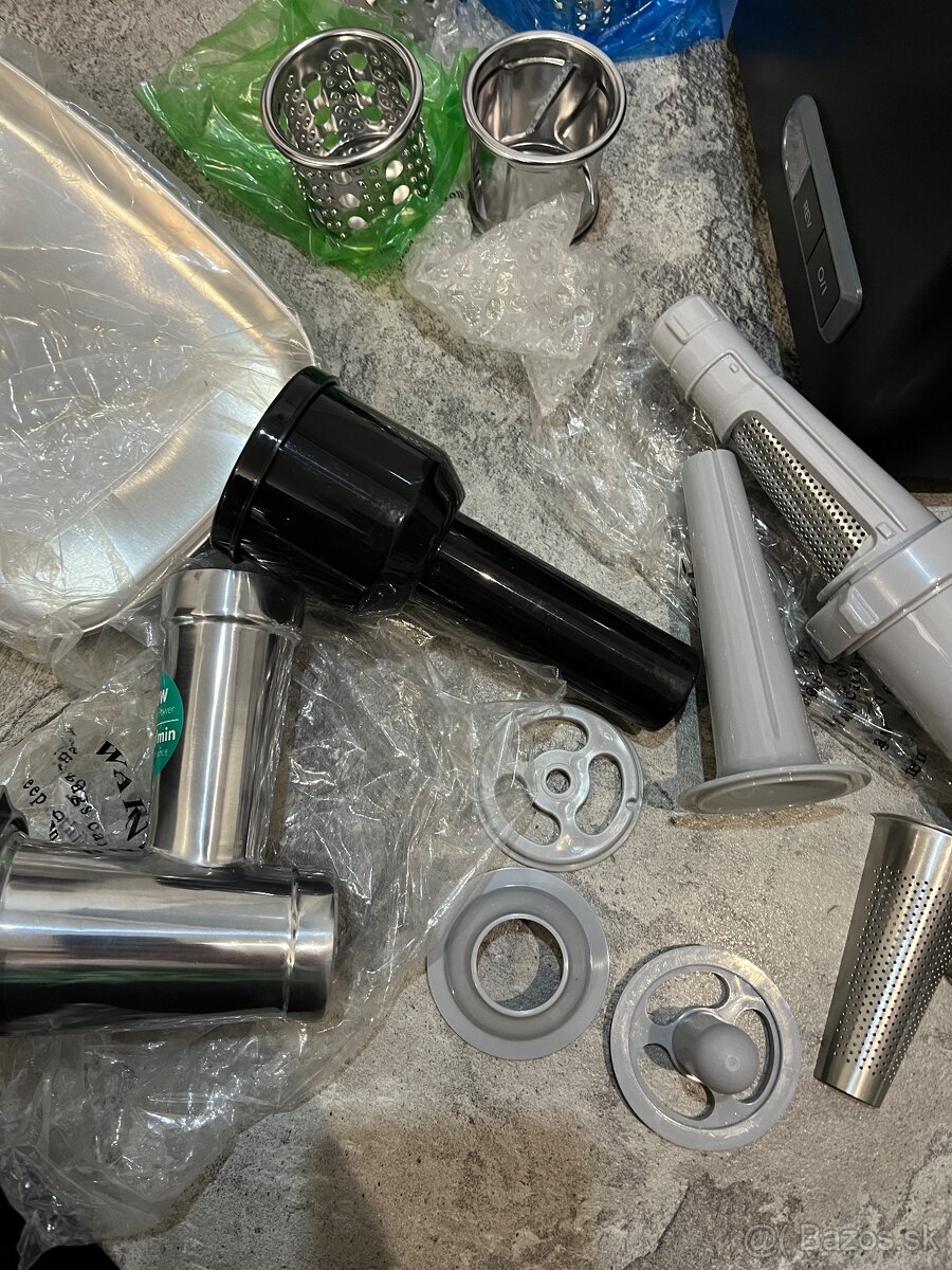 Nový mäsomlynček Bosch MFW68660 ProPower 2200 W - 8