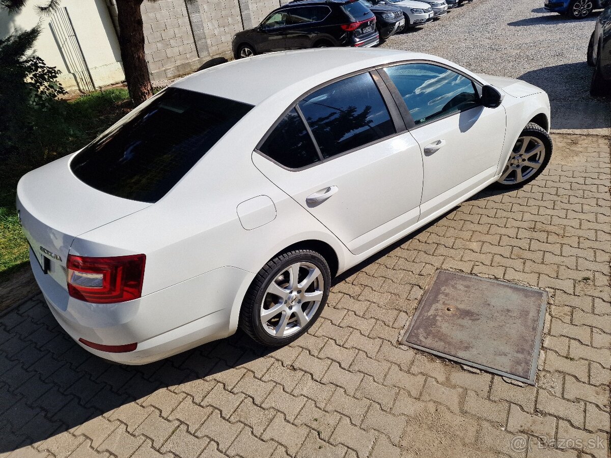Škoda Octavia III 1.6 TDi 90k Ambition M5 (diesel) kup. SR - 8