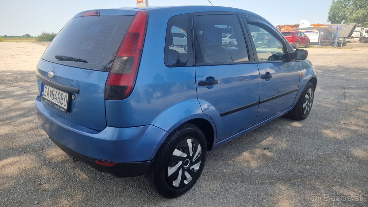 Ford Fiesta 1,3i - 8