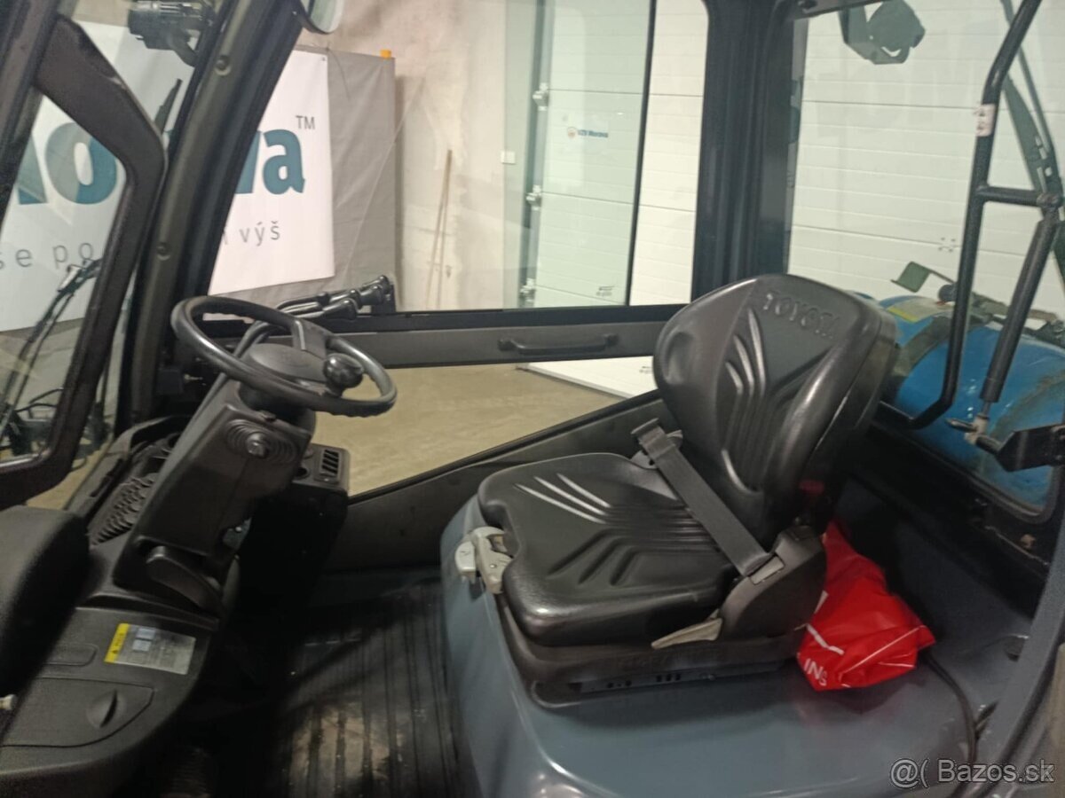 Čelni vozík Toyota 02-8FGF18 s Dvouvidlice - 8