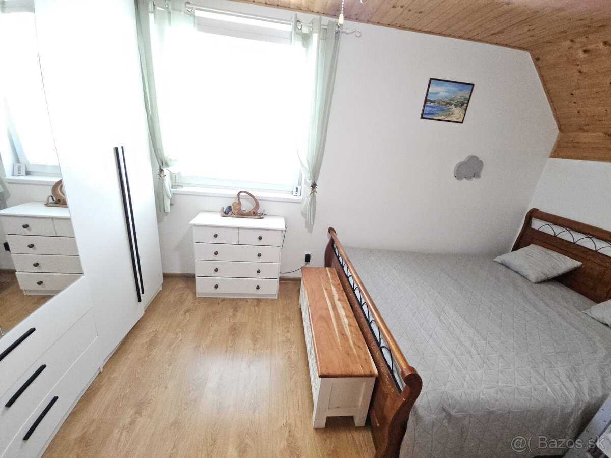 3 izbový mezonetový byt v RD s predzáhradkou a parkovacím mi - 8