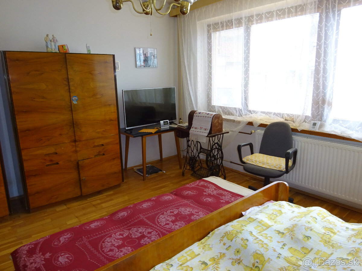 EXKLUZÍVNE, priestranný rod.dom na 8á pozemku, ihneď voľný - 8