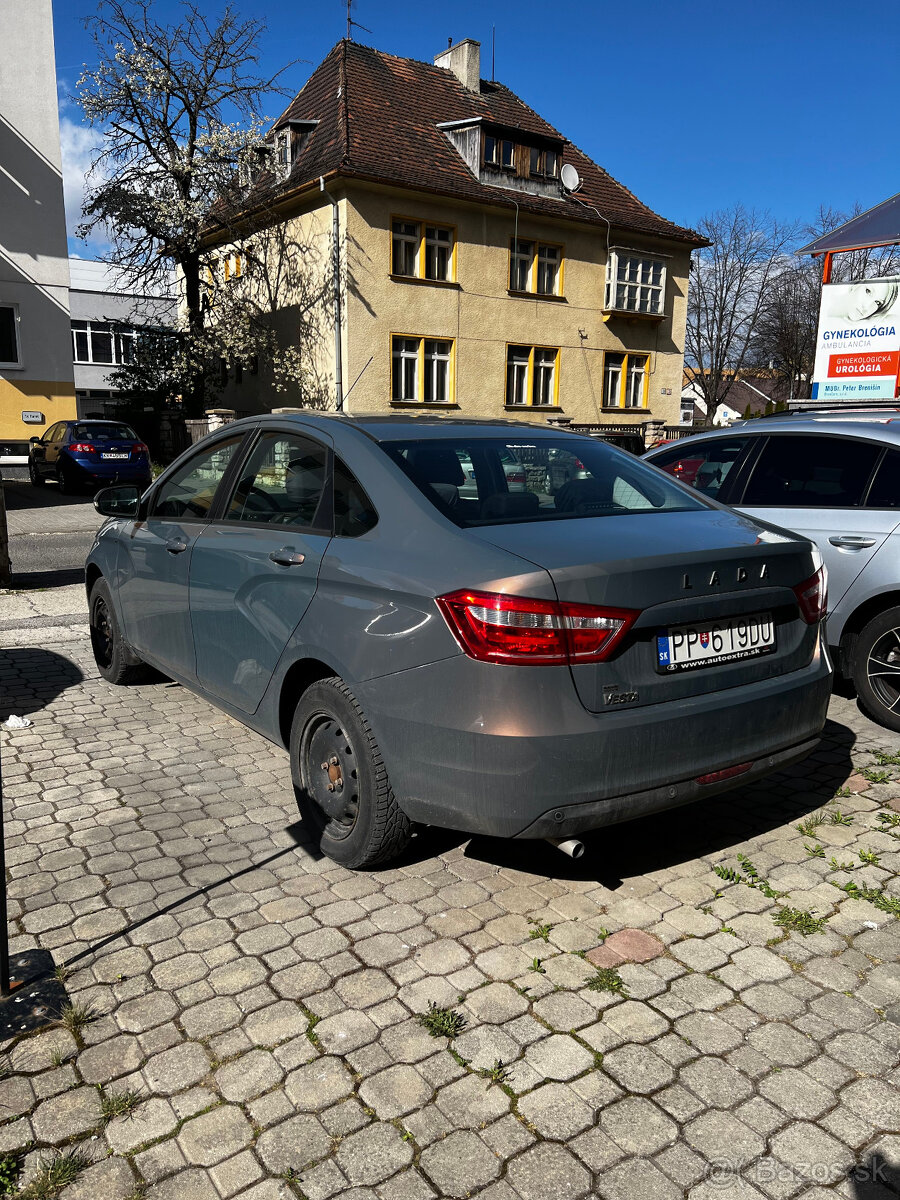 Lada Vesta Sedan 1.6 - 8