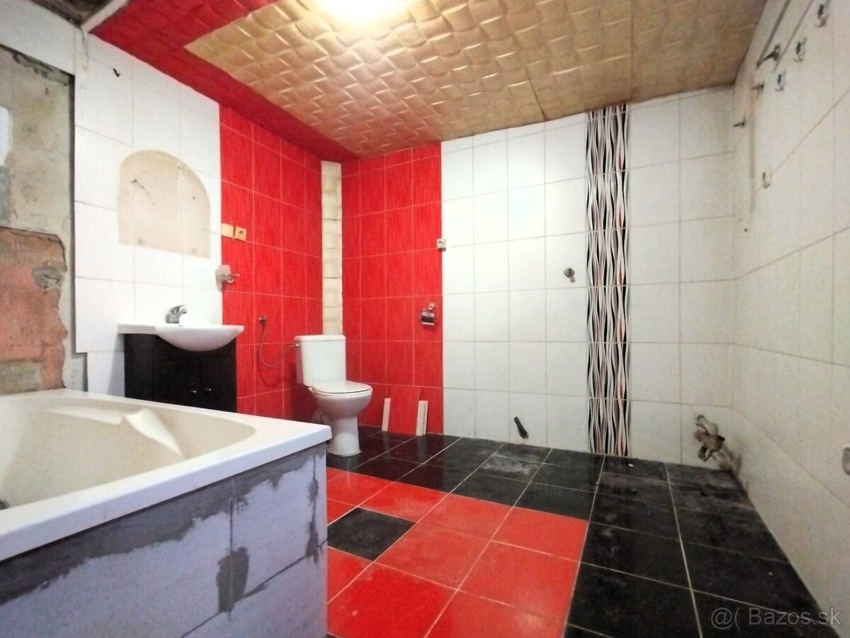 Rodinný dom s pozemkom 822 m2 vo Veľkom Mederi - 8