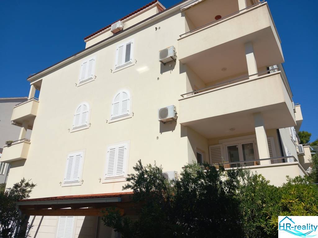 Brač – zariadený apartmán s výhľadom - 8