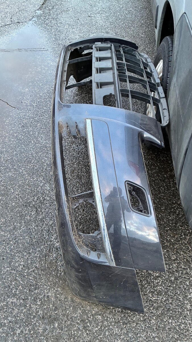 Predný plastový nárazník Audi A6 4F0807437E - 8