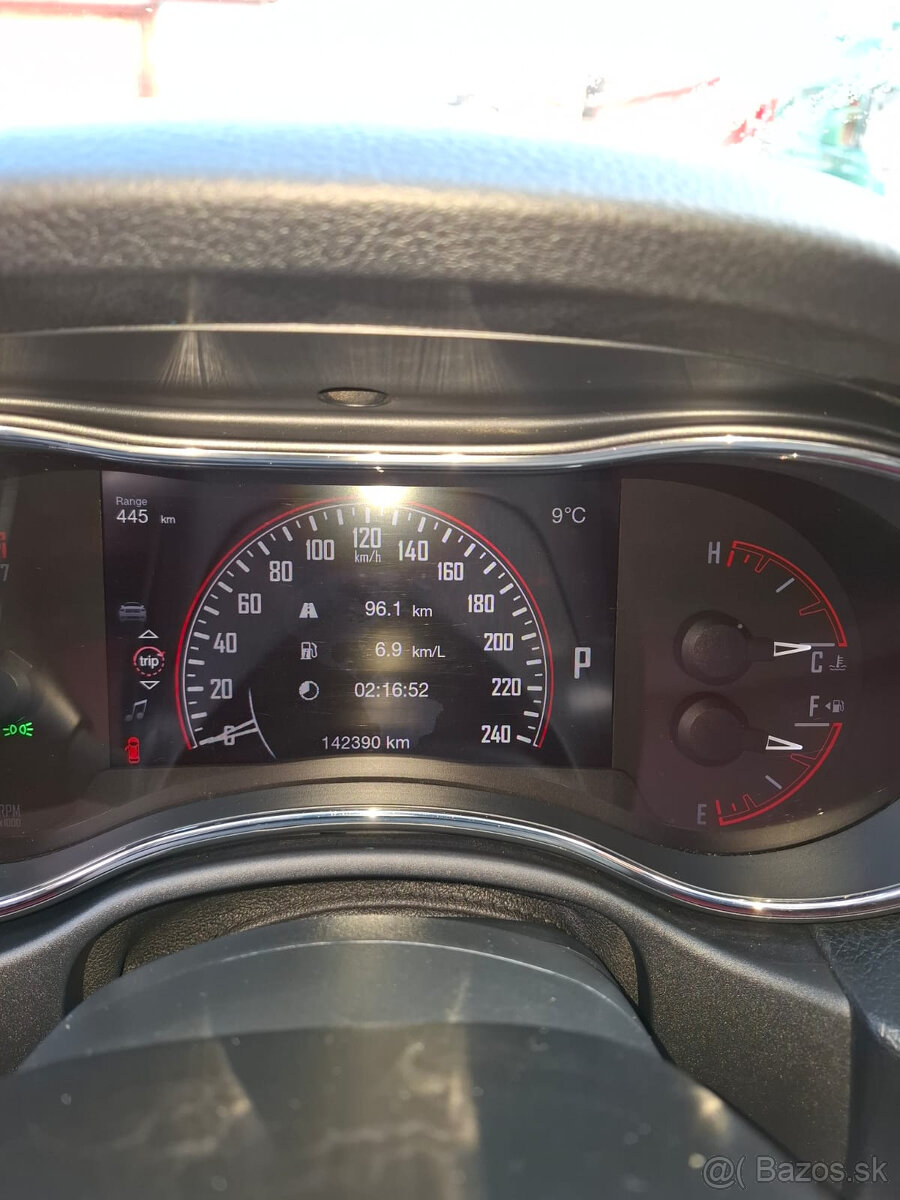 DODGE DURANGO R/T AWD 5,7 V8 HEMI - 8