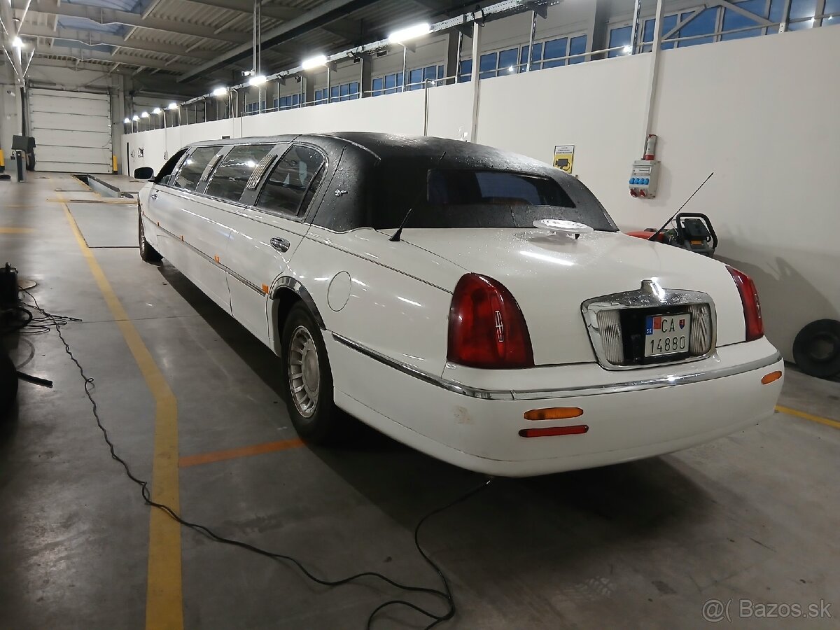 Limousine lincoln town car - 8