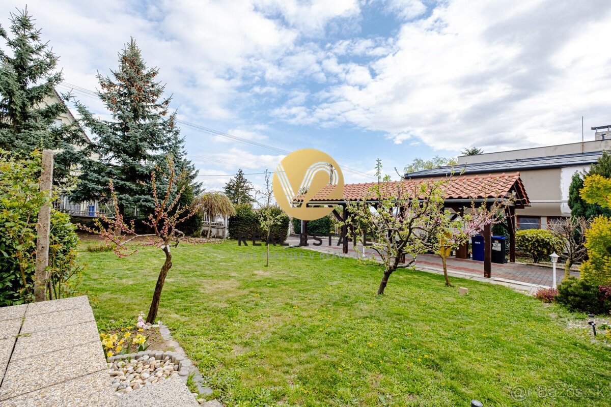 Na PREDAJ Dvojgeneračný RD Nitra - Zobor na 909m2 pozemku - 8