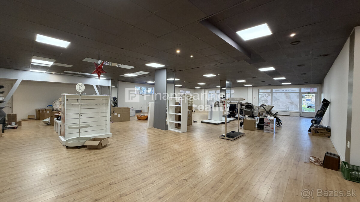 Prenájom - Obchodný priestor s 3 výkladmi 280 m², Nitra - 8
