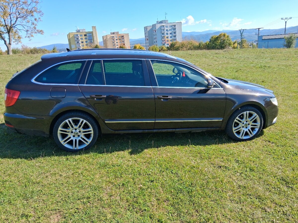 Predám Škoda superb 2 combi 4x4 dsg 2012 - 8