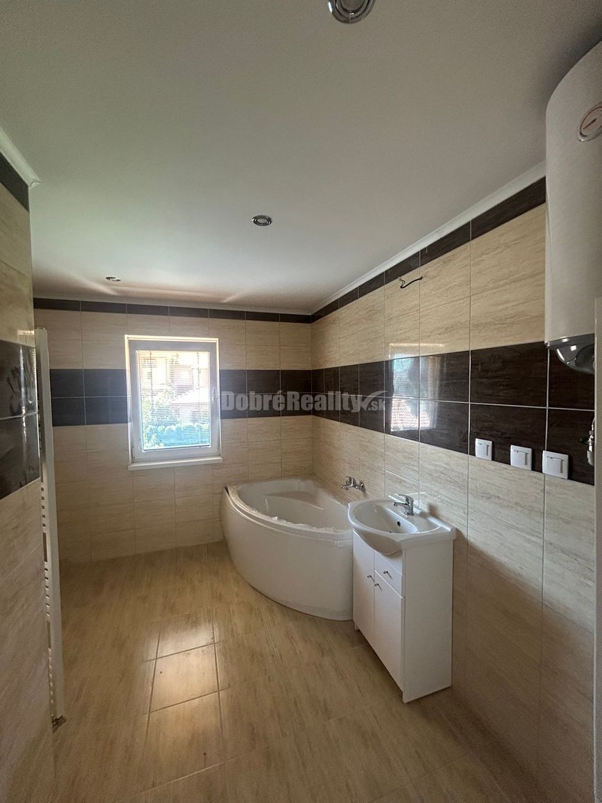 Prenájom 3izb bytu pri Gymnáziu - 8