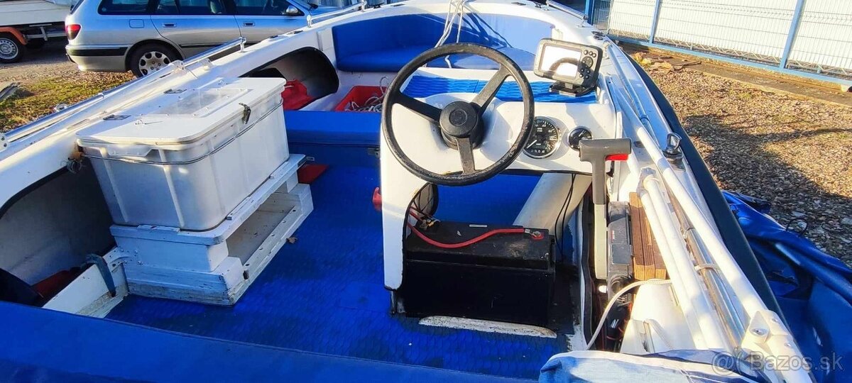Motorový čln ANGELO MOLINARI 410 s motorom YAMAHA F25 + prív - 8