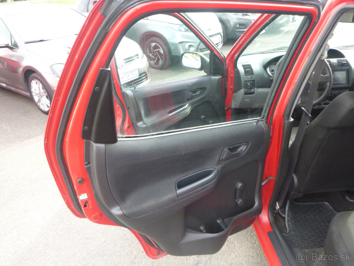 Suzuki Ignis 1,3i 2005 - 8