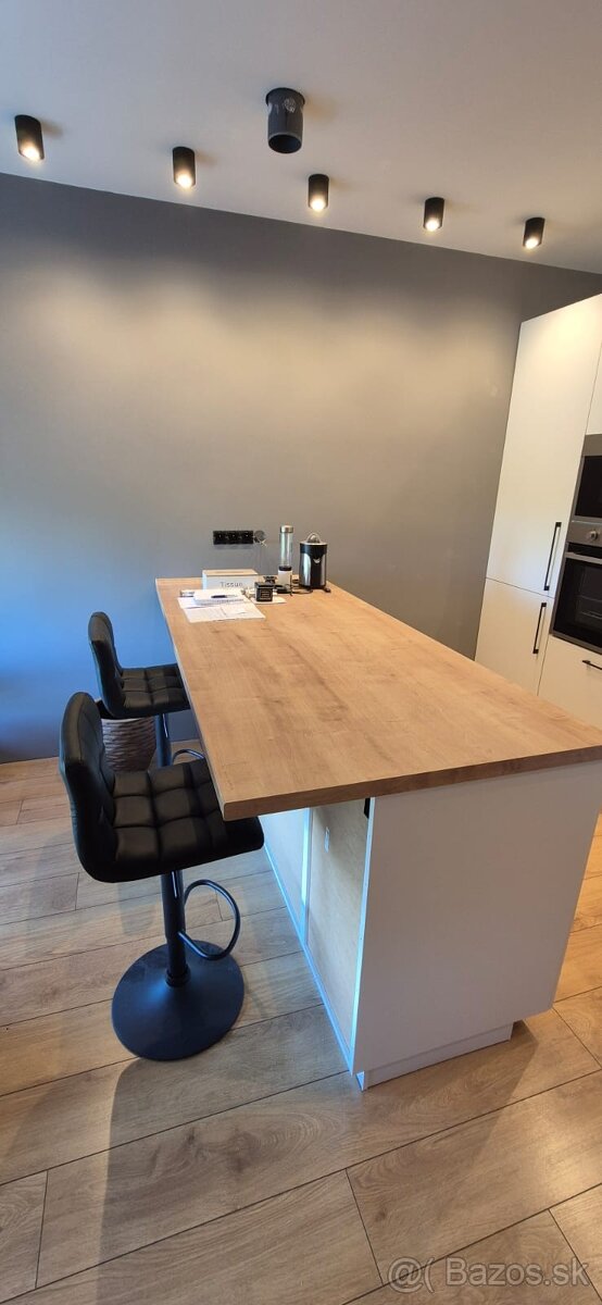 Predaj komerčných nebytových priestorov v Chotíne ID : 520 - 8