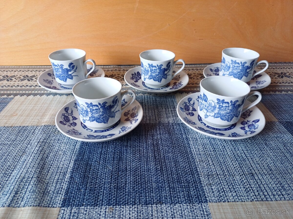 Socialisticke pohare, keramika a mosadzne predmety - 8