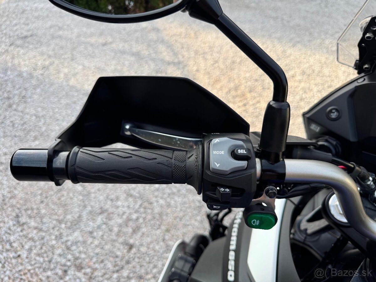 Suzuki Vstrom 650 XT 2022 - 8