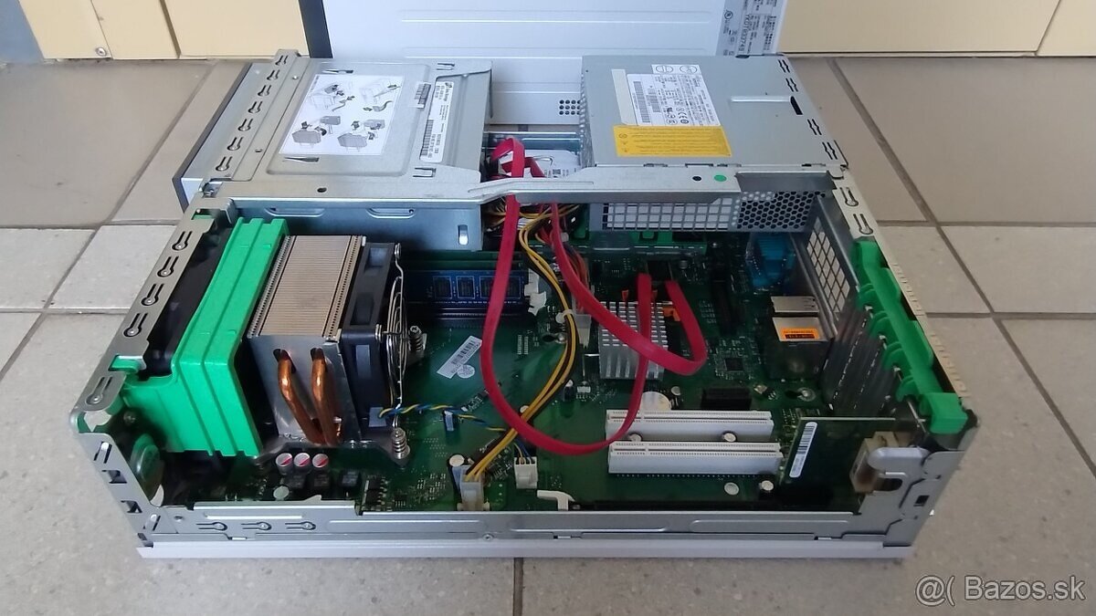 Predám stolný počítač Fujitsu Siemens Esprimo E5625 - 8