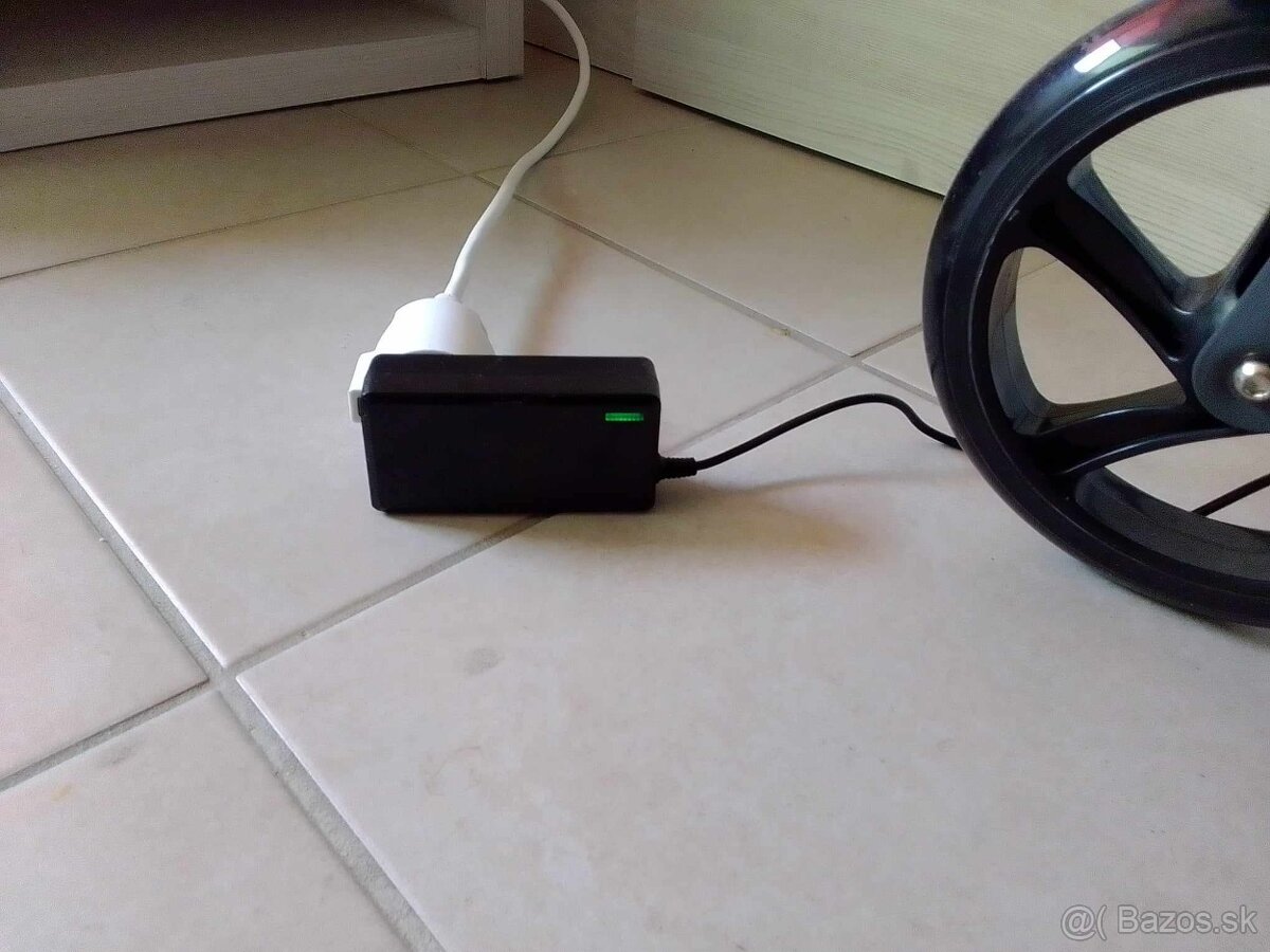 Skladacia E-kolobezka. - 8