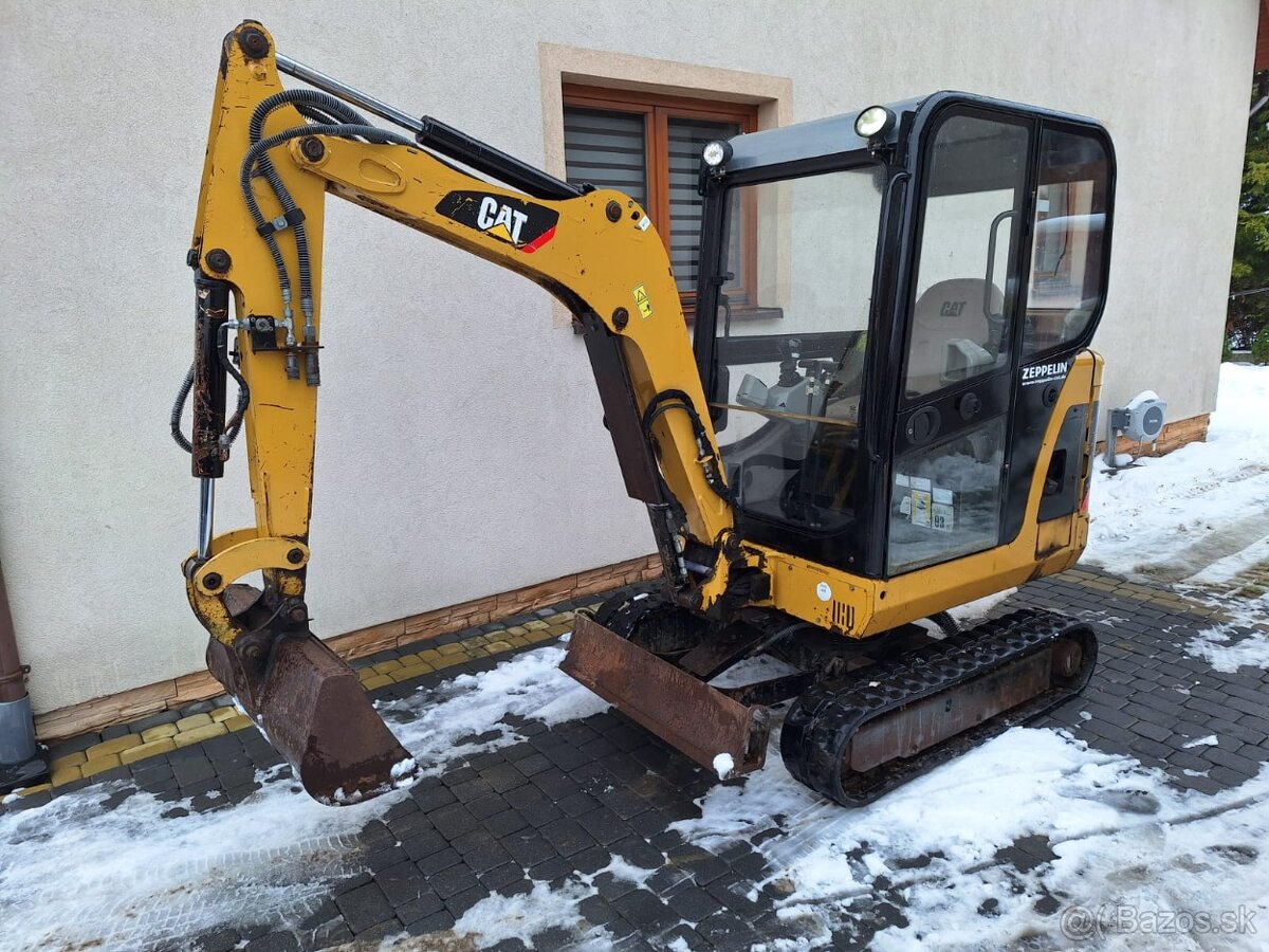 Minibager Caterpillar Cat 301.8 - 8