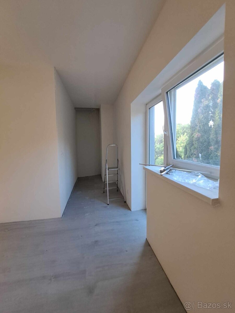 Predáme 3 izb byt s terasou, parkovaním a pozemkom Nitra - 8