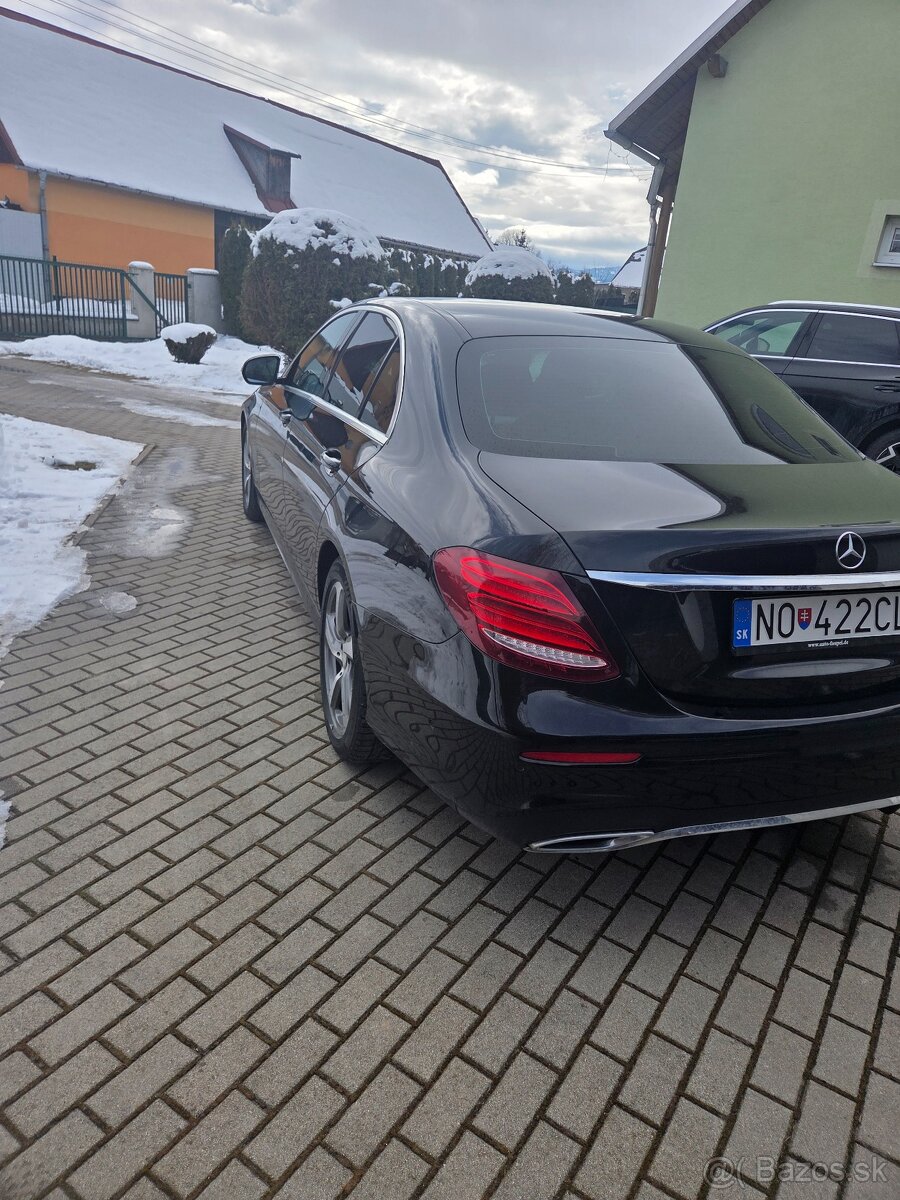 Mercedes e - 8