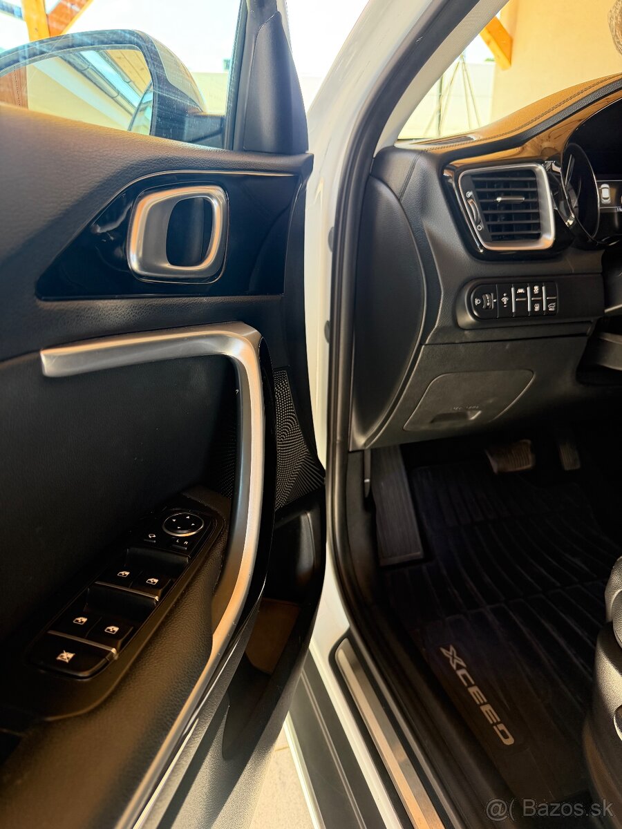 KIA x Ceed - 8