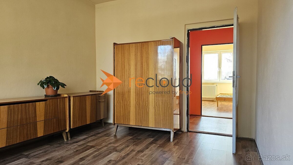 ZNÍŽENÁ CENA Predám 3 izbový byt s veľkou jedálňou a gará - 8