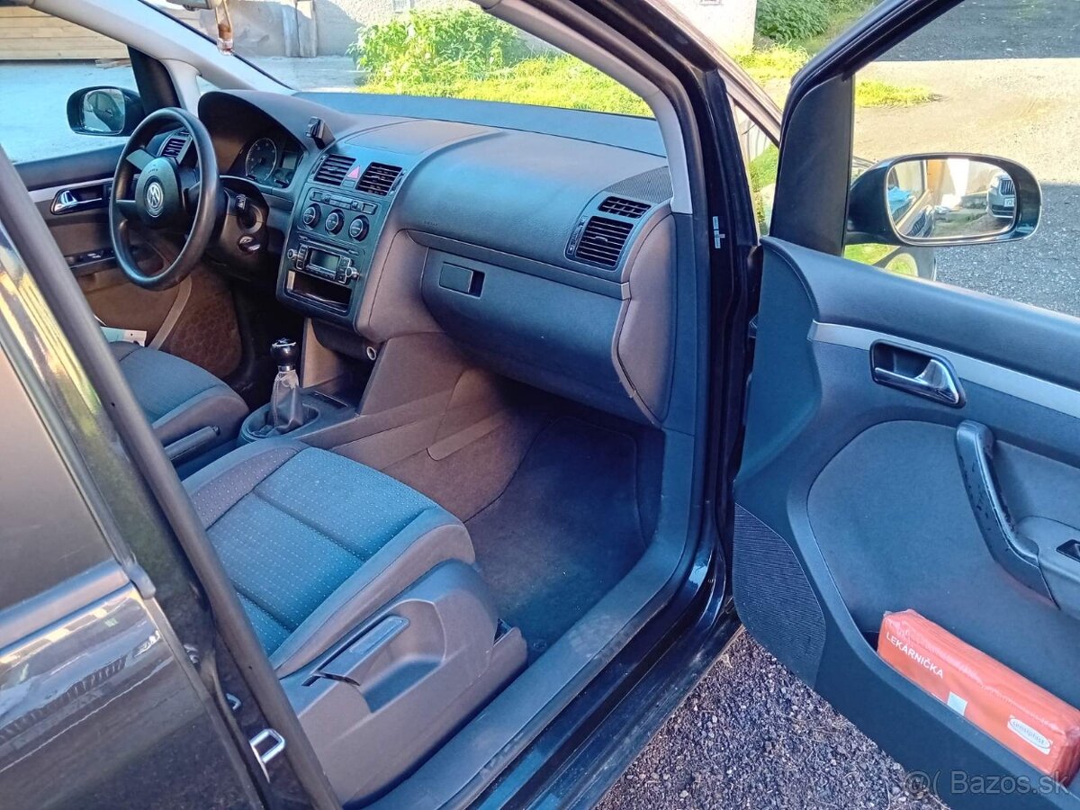 Volkswagen Touran 2.0 - 8