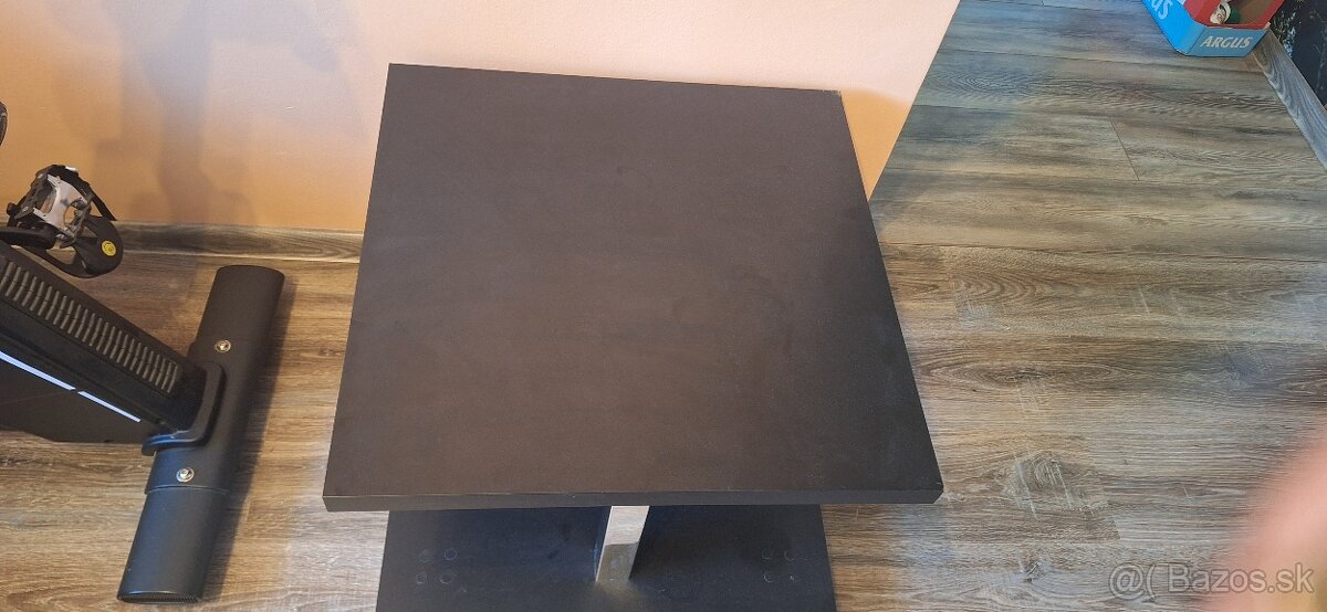 Konferenčný stolík 60x60 - 8