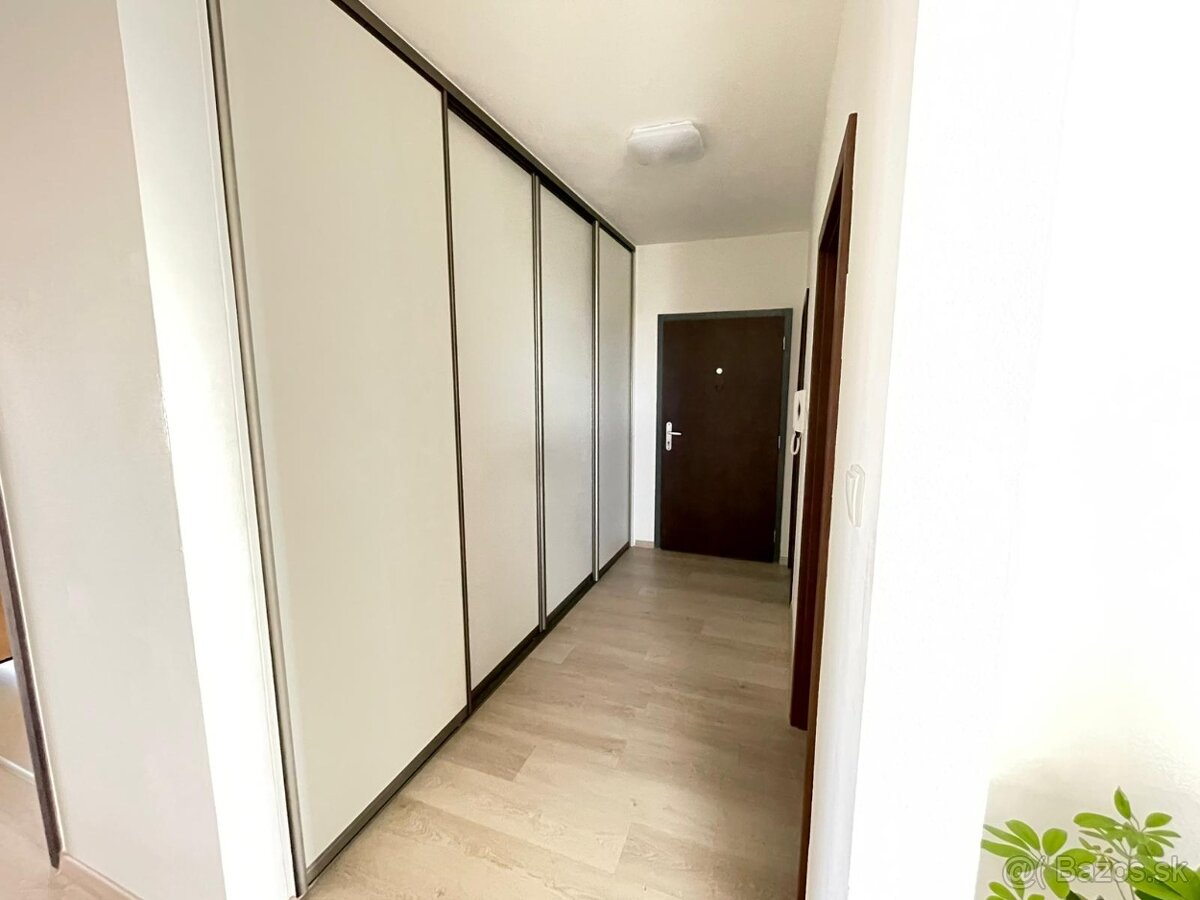 Predám veľký 3izb. byt sídl. West Galanta s parkovaním - 8