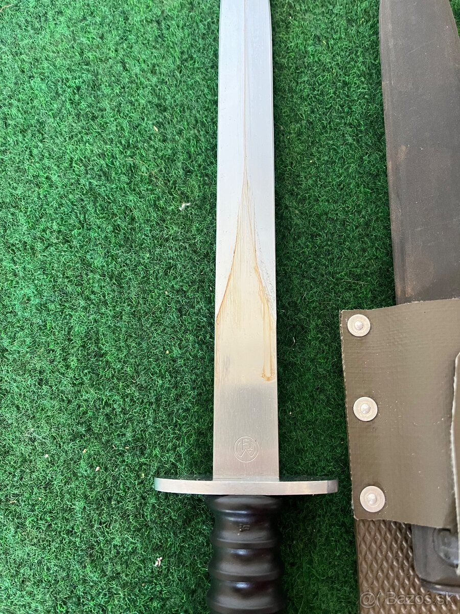 Švajčiarsky útočný nôž sig m57 - 8