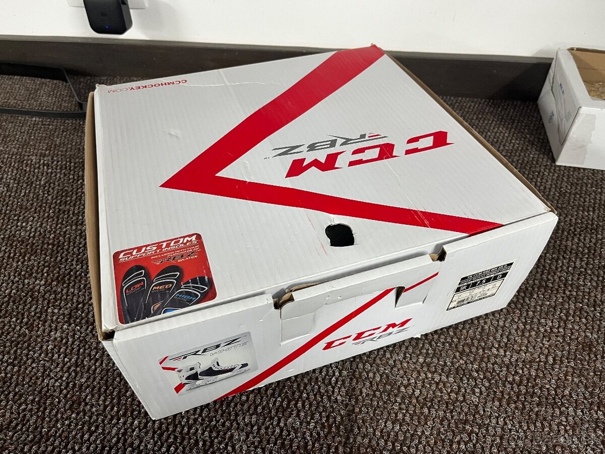 Profi korcule CCM RBZ - velkost 42 - 8