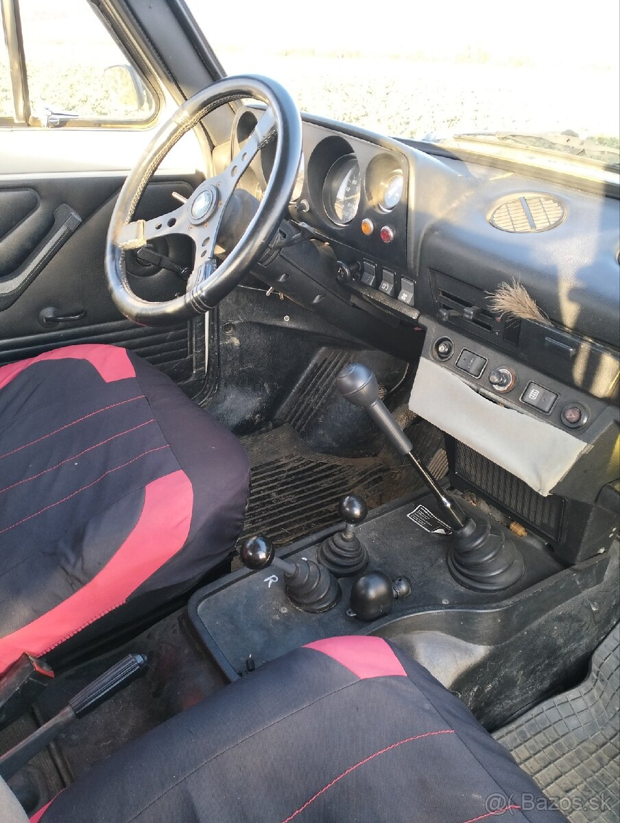 Lada Niva 4x4 1.6 - 8