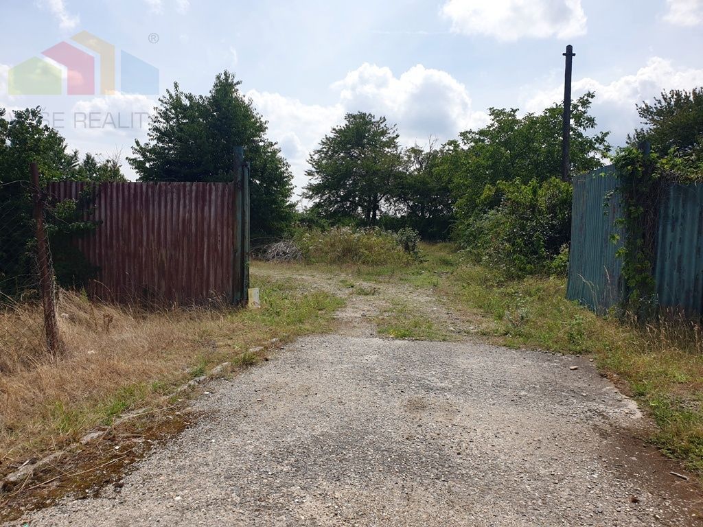 Na predaj stavebný pozemok pre komerčné účely - 2 500 m2 - 8