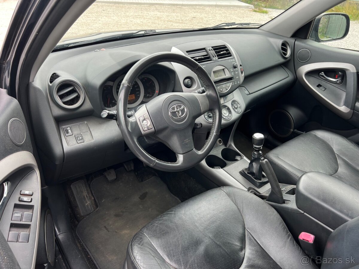 Toyota RAV4 2.2 D-4D 180 X+ - 8