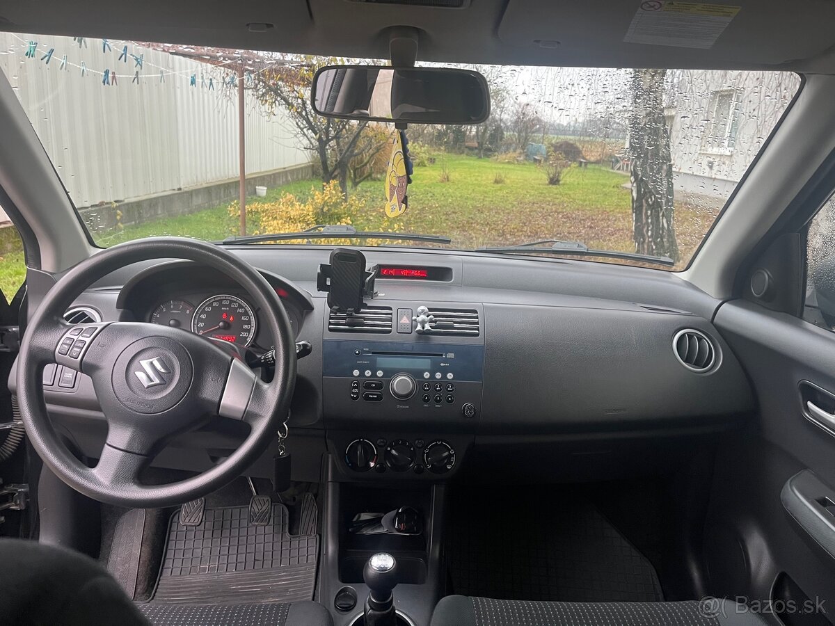Suzuki Swift 1.3 - 8