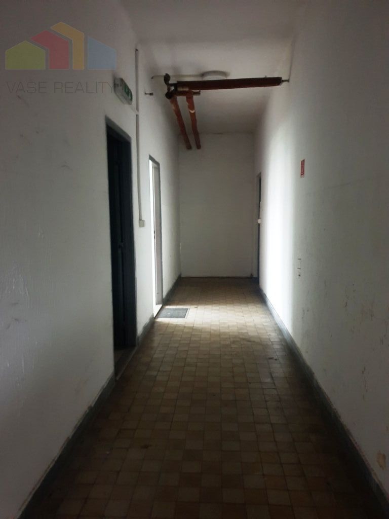 Na prenájom moderná výrobná hala s rozlohou 4 000 m² so s - 8