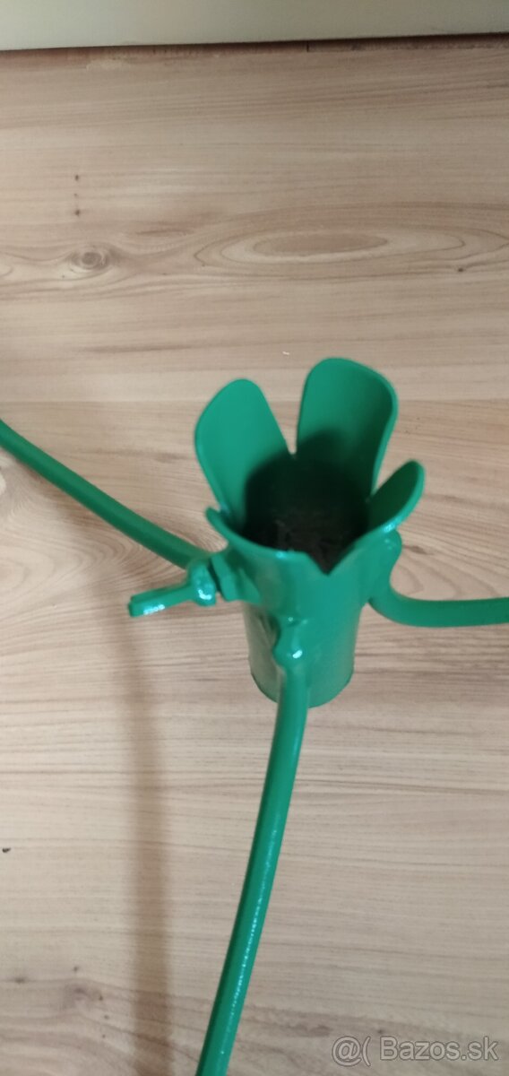 Retro liatinové stojany pre vianočný stromček - 8