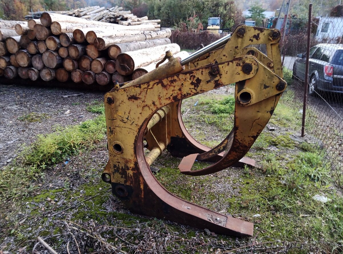 Predám/rozpredám nakladač UNK 320 - 8