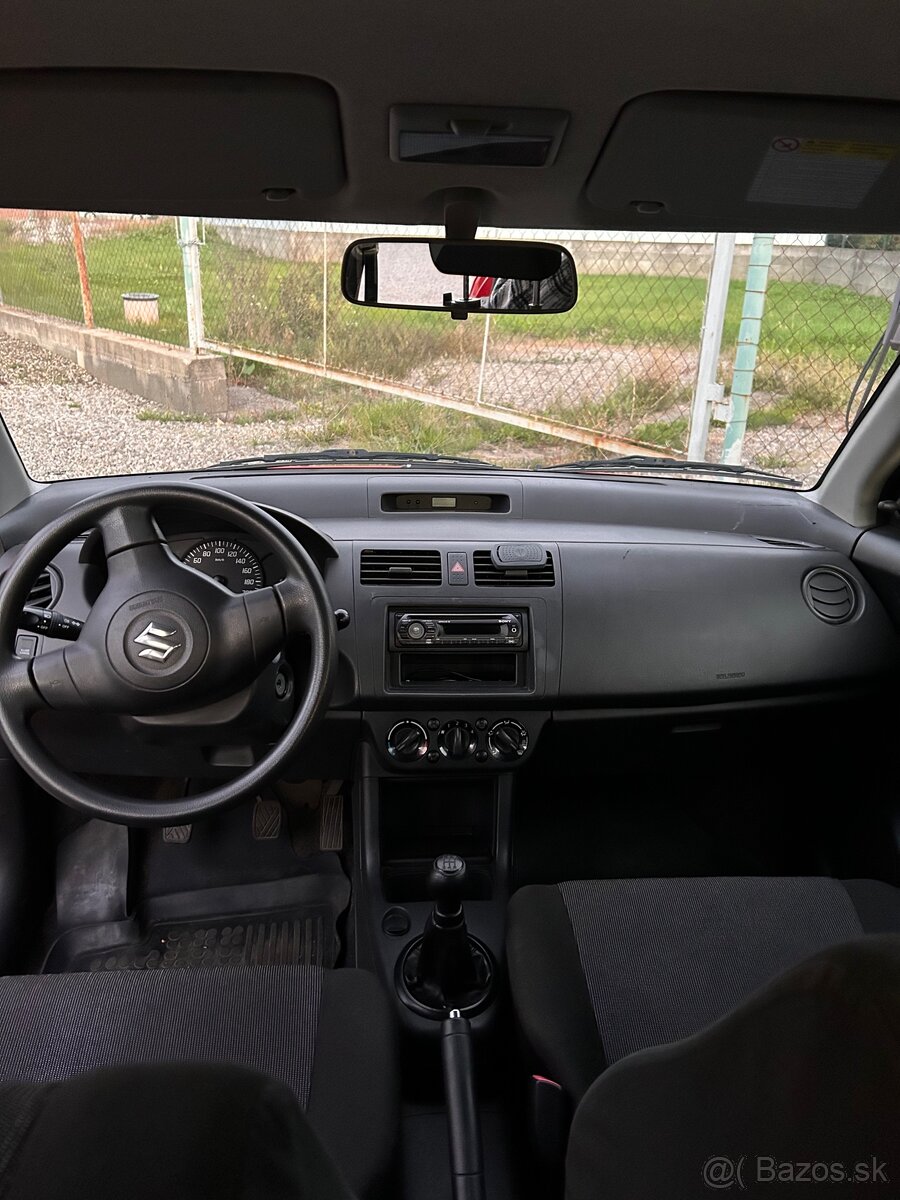 Suzuki Swift - 8